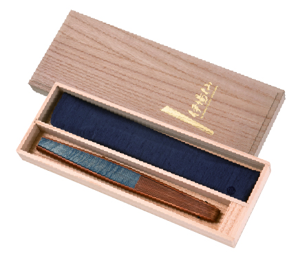 伊場仙　扇子（菊紋入り）の画像