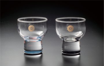 北斎ペアグラス（菊紋入り・化粧箱入り）の画像