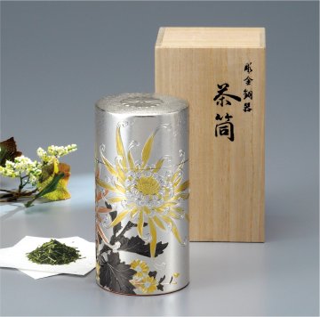 彫金茶筒（菊紋入り・桐箱入り）の画像