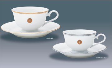 カップ＆ソーサーセット（菊紋入り）の画像