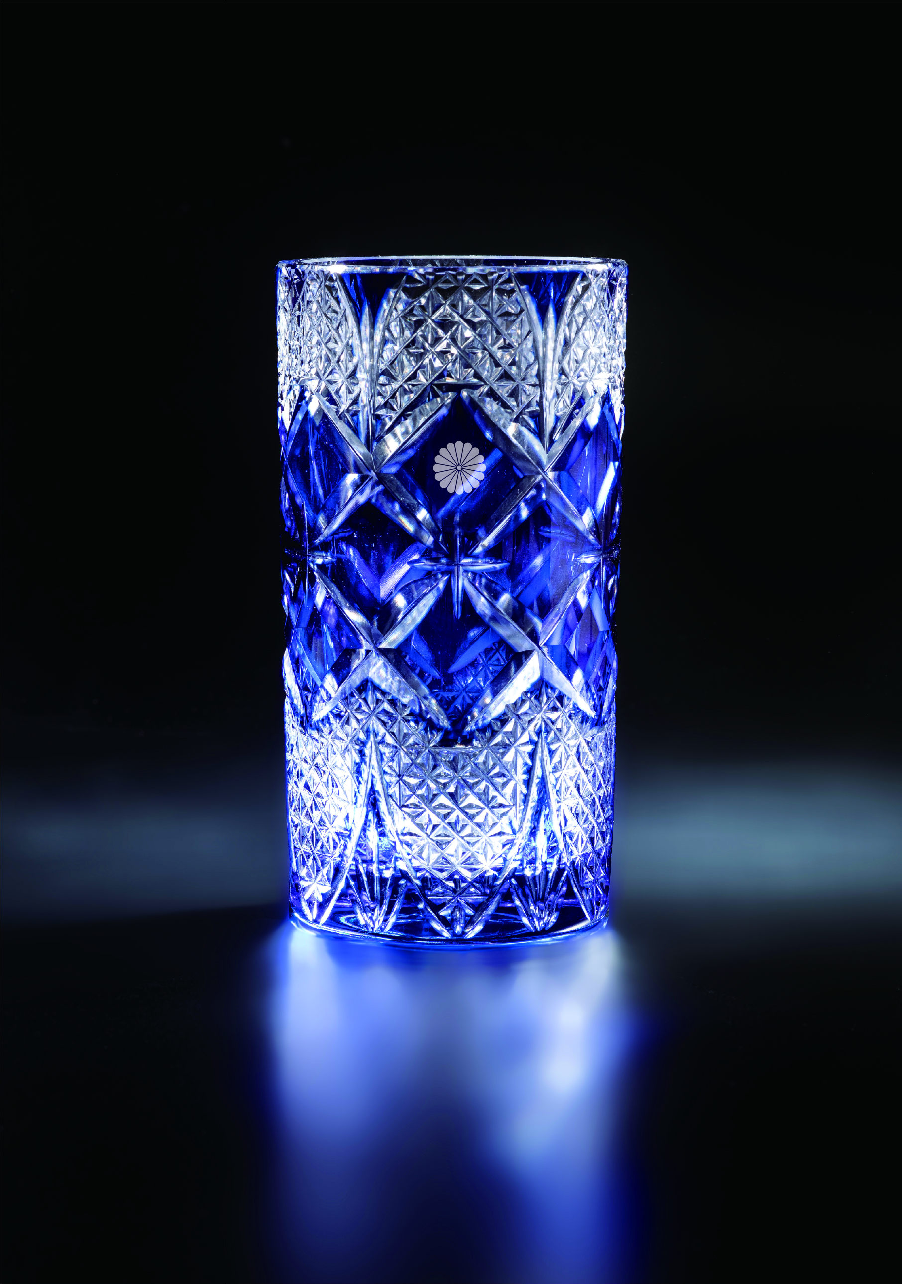 カガミクリスタル  クリスタル江戸切子 花瓶（菊紋入り）の画像