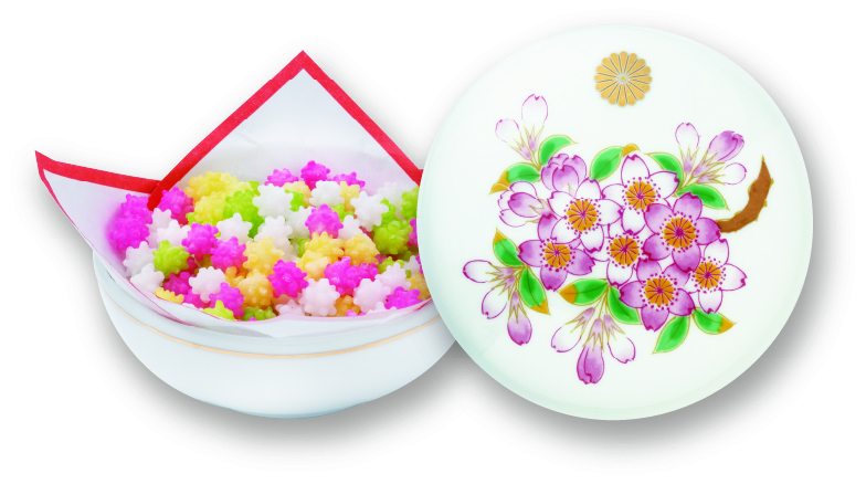 皇室ボンボニエール 菊の御紋入り磁器　二個セット 皇室ボンボニエール 菊の御紋入り磁器 二個セット 2025年最新