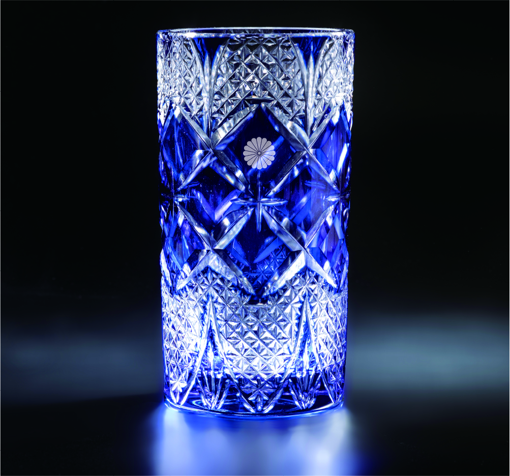 クリスタルカット文様花入れ カガミクリスタル（菊紋入り）｜東京叙勲-叙勲・褒章の菊紋入り記念品販売