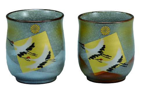 花瓶　菊紋章　九谷焼　叙勲品 美濃焼花瓶（菊紋入り）｜東京叙勲-叙勲・褒章の菊紋入り記念品販売