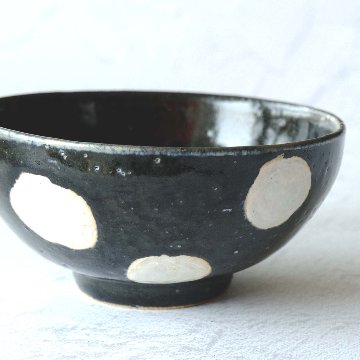 クロ地白水玉茶碗の画像
