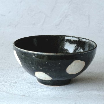 クロ地白水玉茶碗の画像