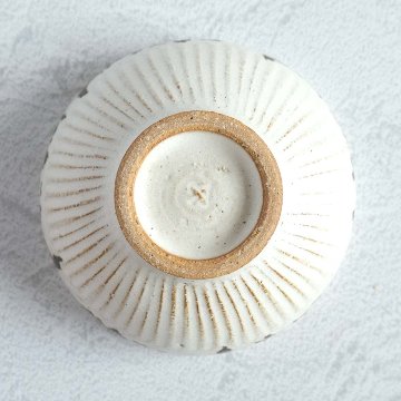 泥白からくさ飯碗の画像