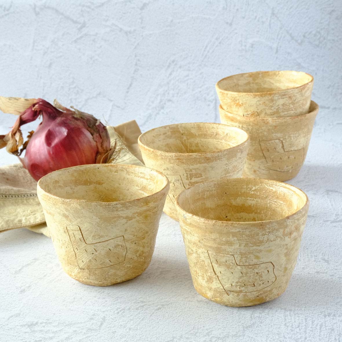 手作り 陶器 茶碗 クリーム色と黒 波佐見焼 ろくろ お茶碗 十草 | 産直！有田焼 波佐見焼 お茶碗の