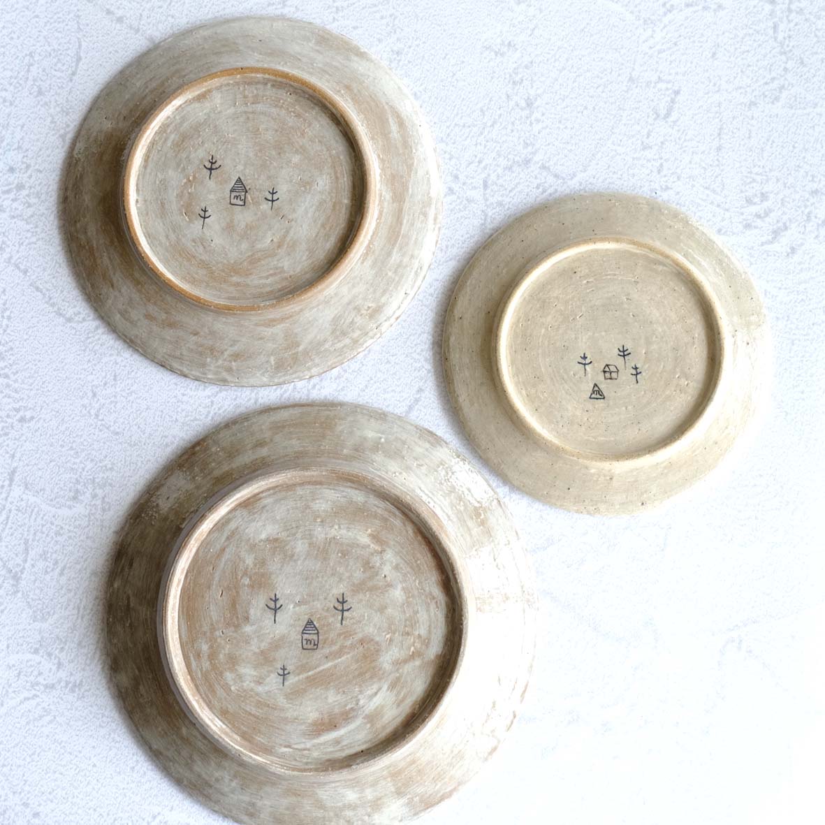 タンポポの皿の画像