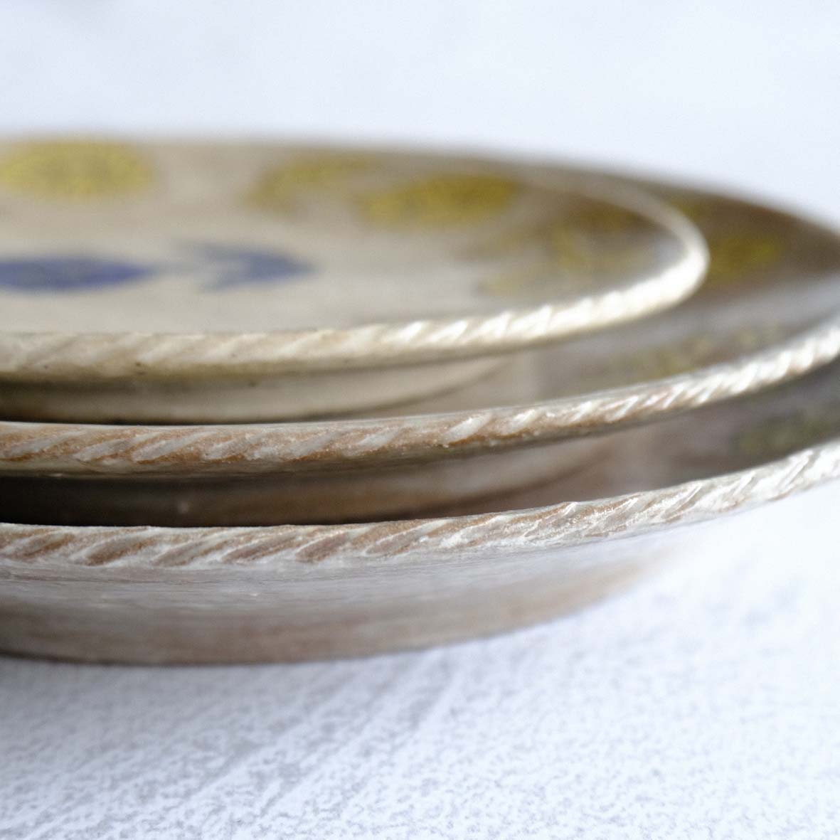 タンポポの皿の画像