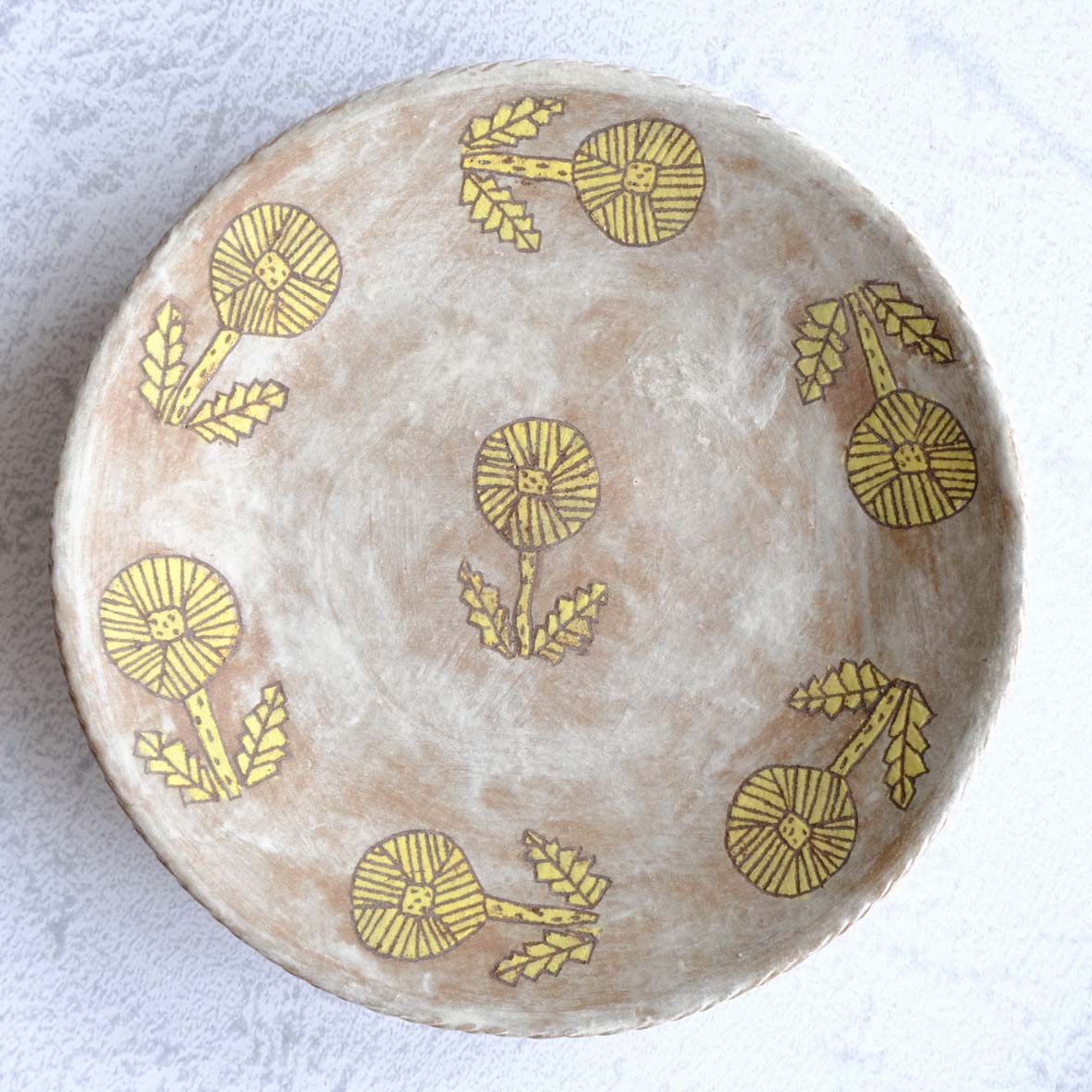 タンポポの皿の画像