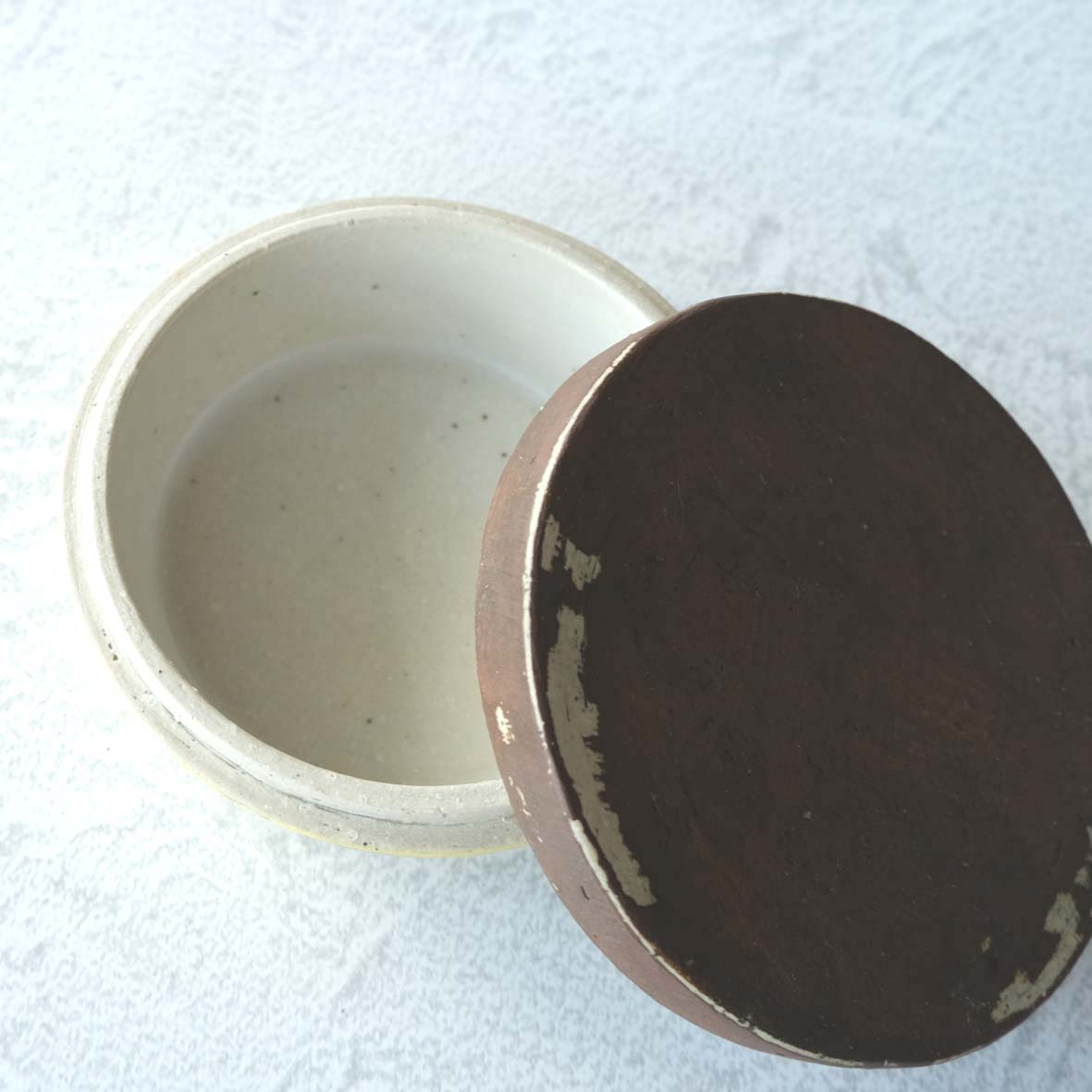 壺 (ミルクココア) isami工房　陶芸品　1点もの　手作り　未使用　新品 壺 (ミルクココア) isami工房 陶芸品 1点もの 手作り 未使用