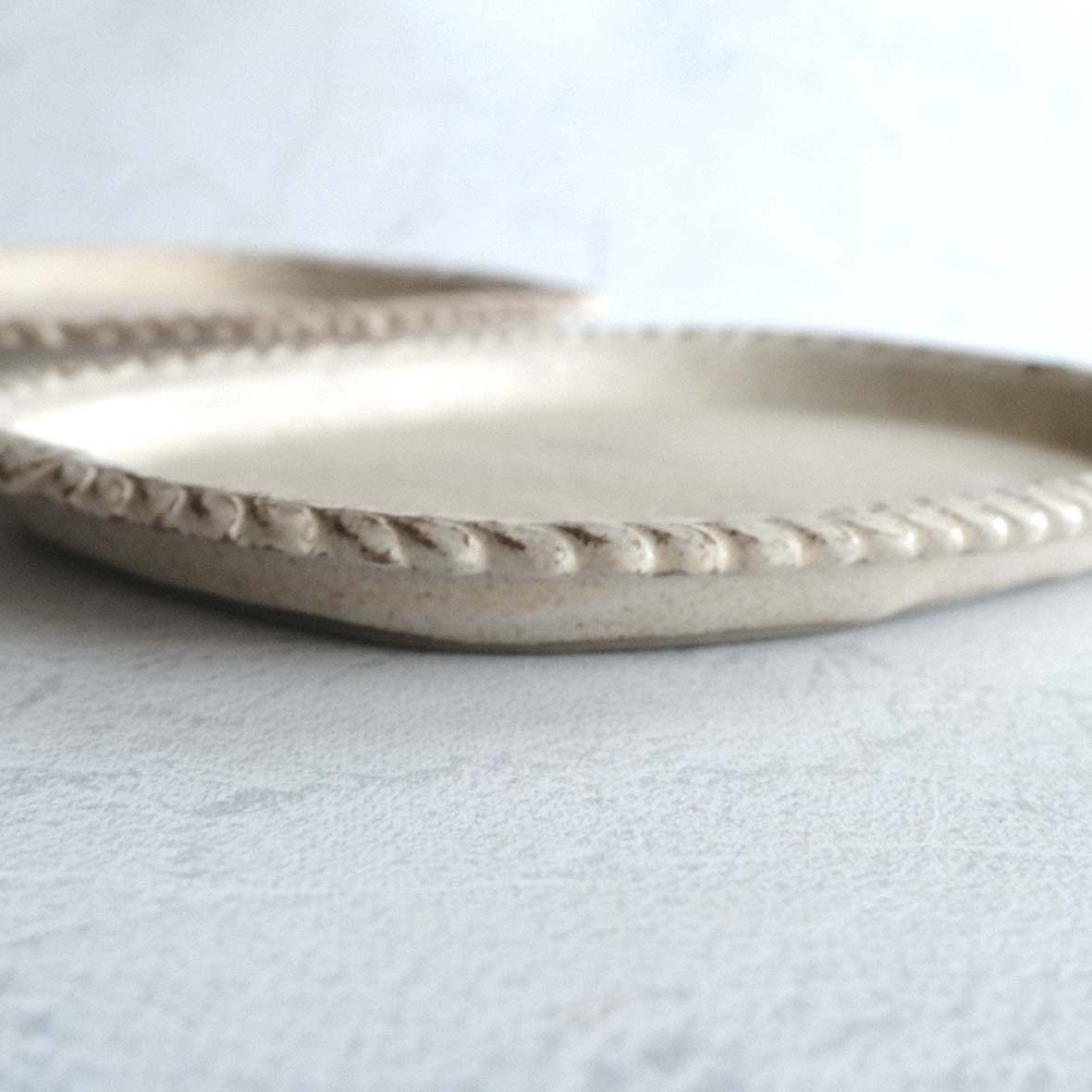 縁取り長四角皿の画像