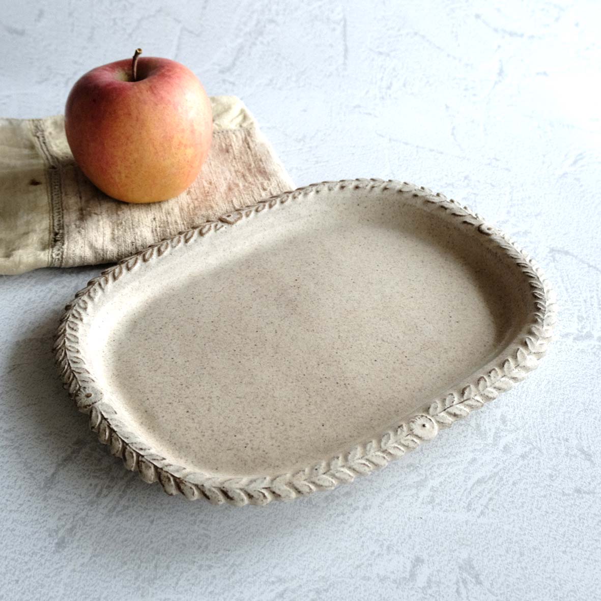 縁取り長四角皿の画像