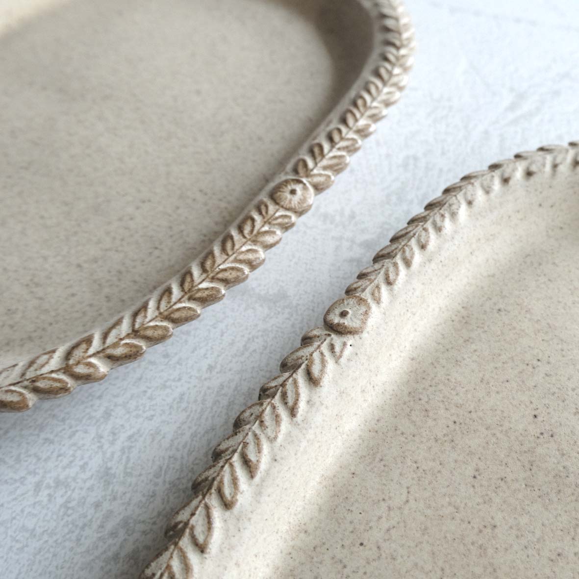 縁取り長四角皿の画像