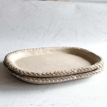 縁取り長四角皿の画像