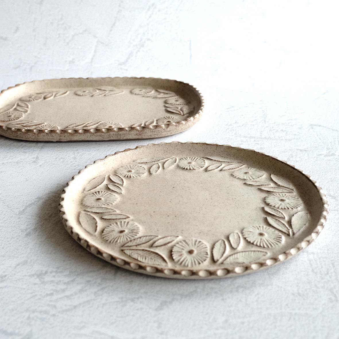 レリーフ長四角・丸皿の画像