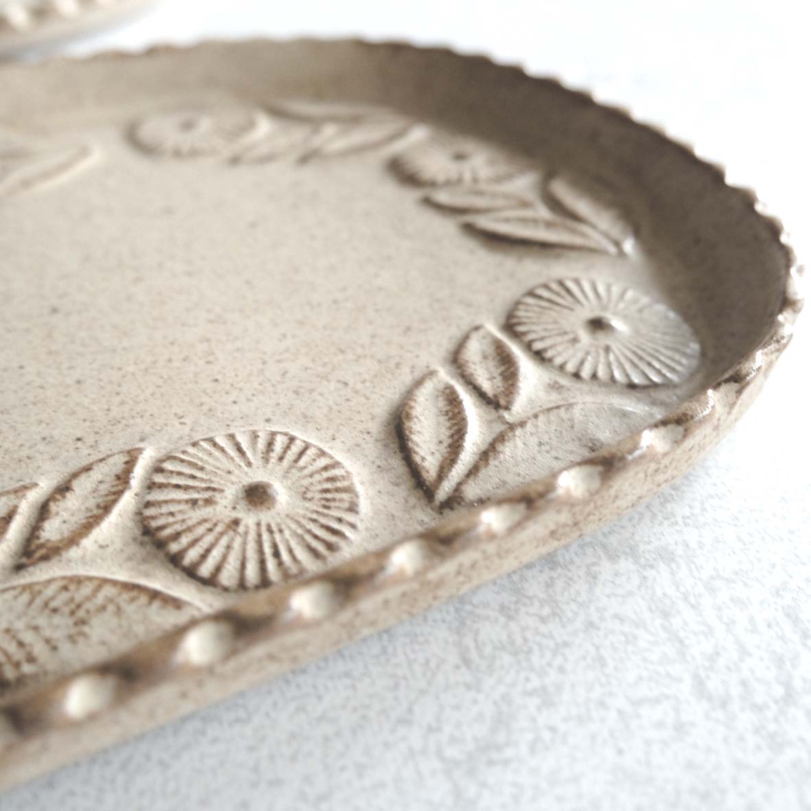 レリーフ長四角・丸皿の画像