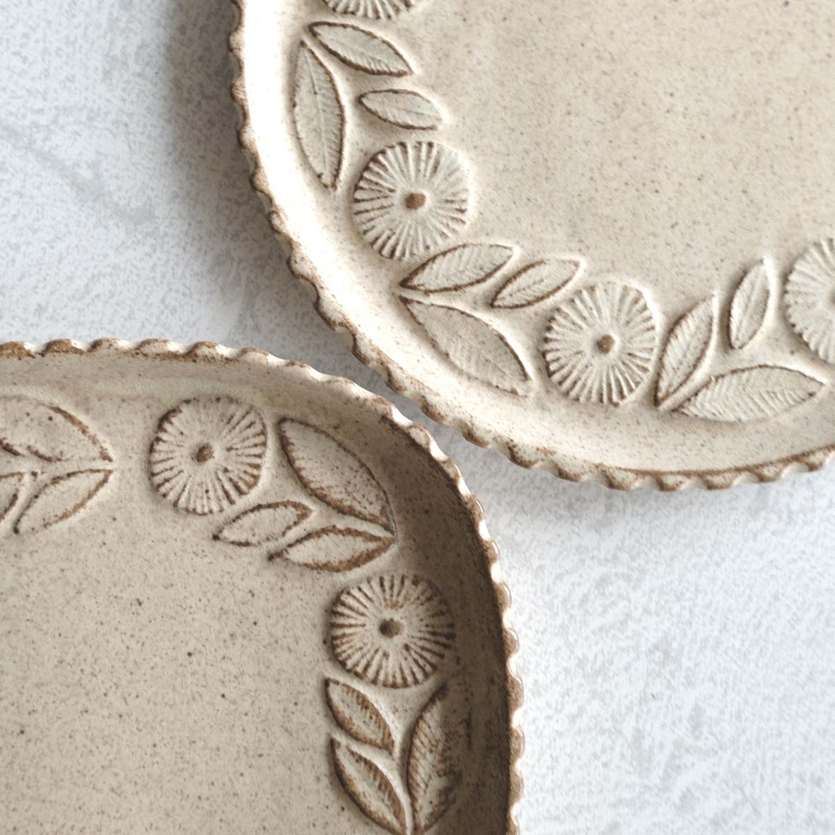 レリーフ長四角・丸皿の画像