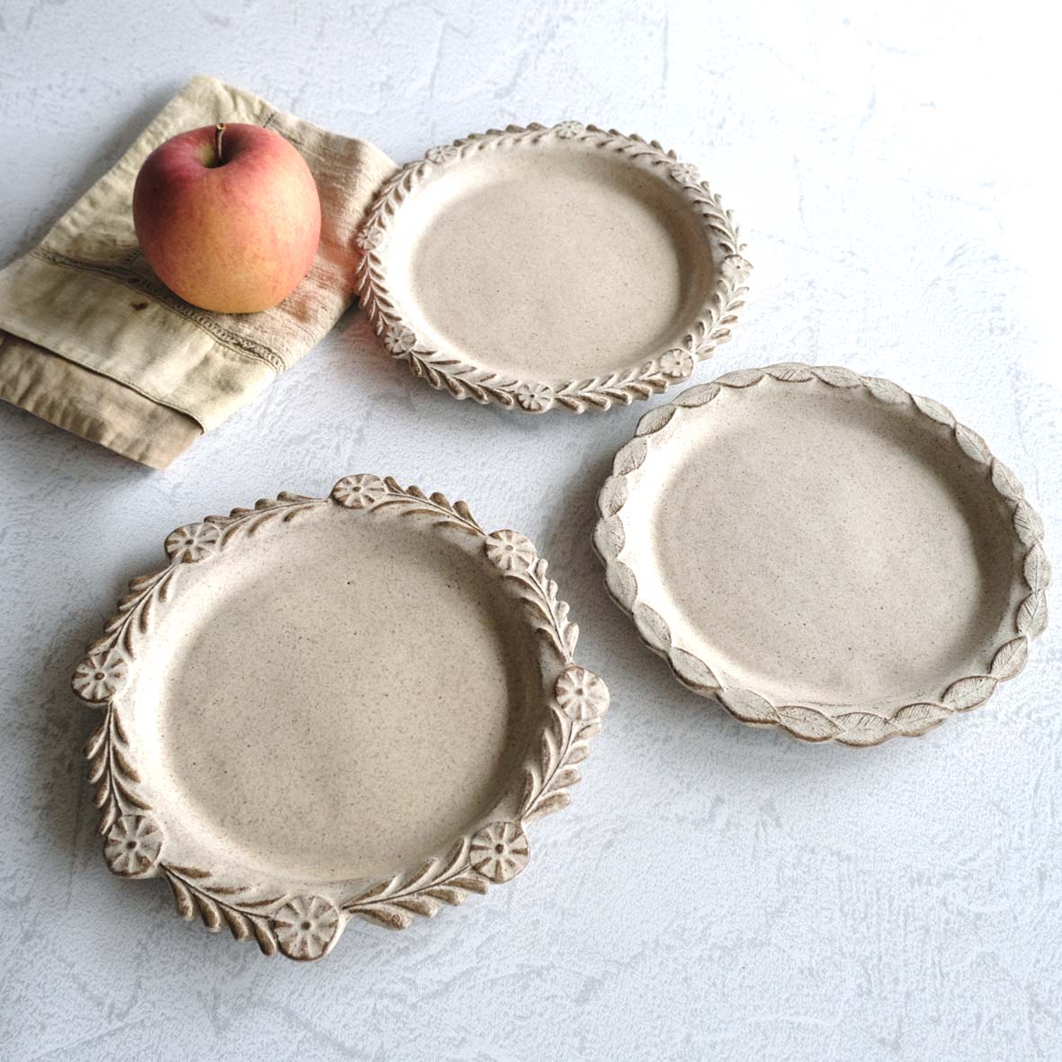 縁取り皿の画像