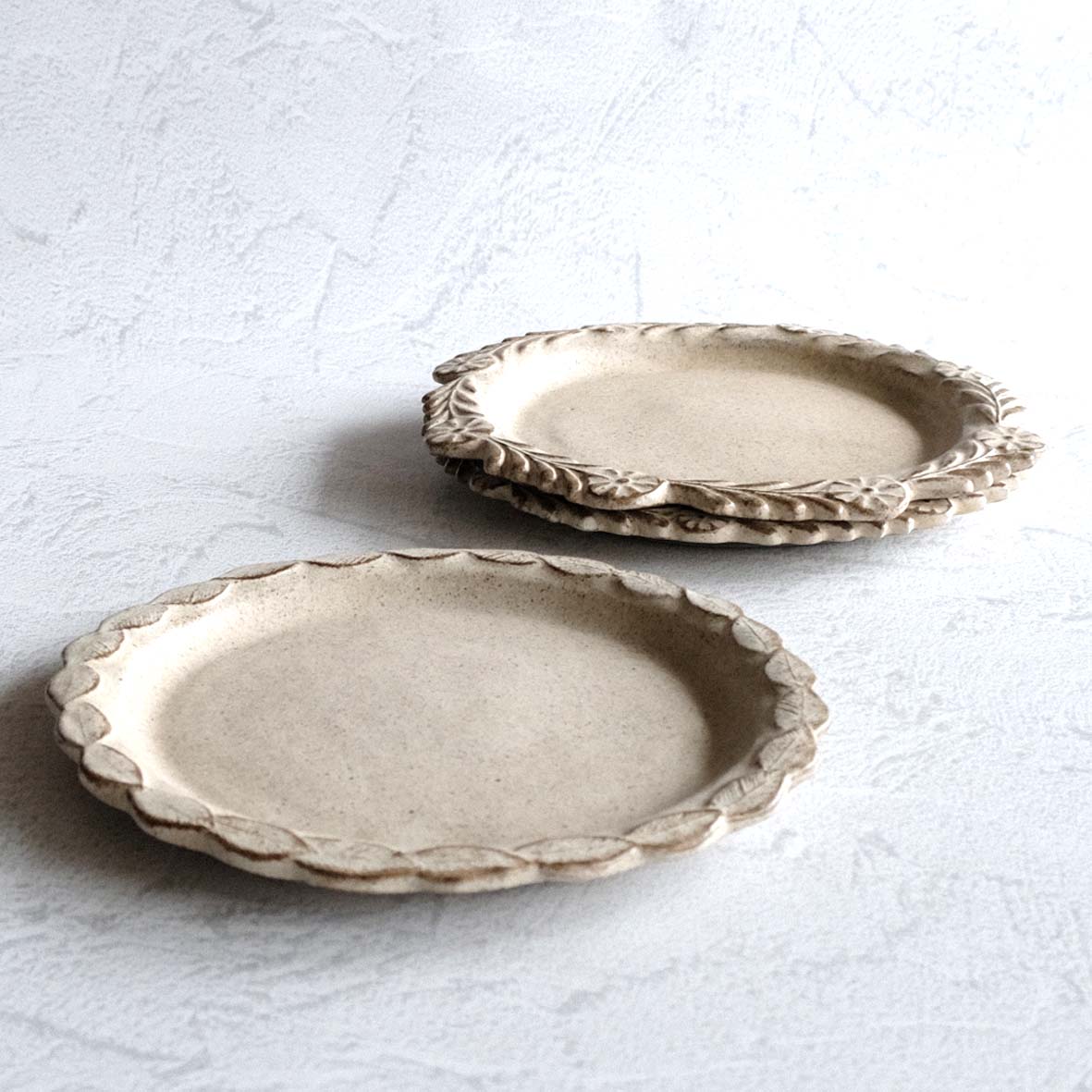 縁取り皿の画像