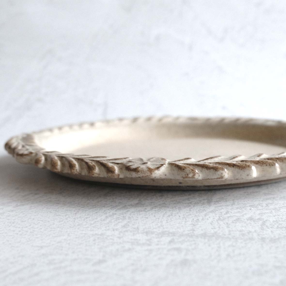 縁取り皿の画像