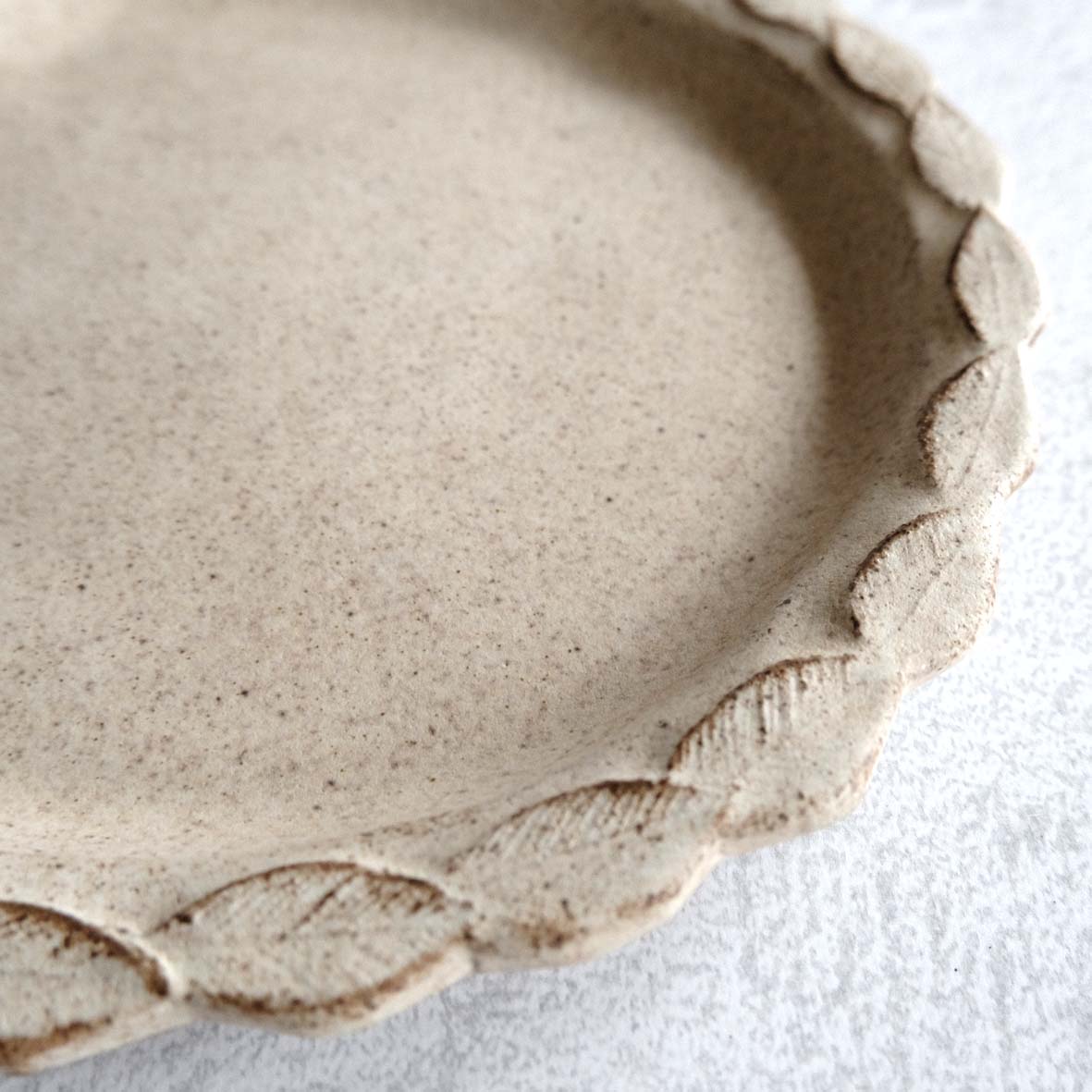 縁取り皿の画像