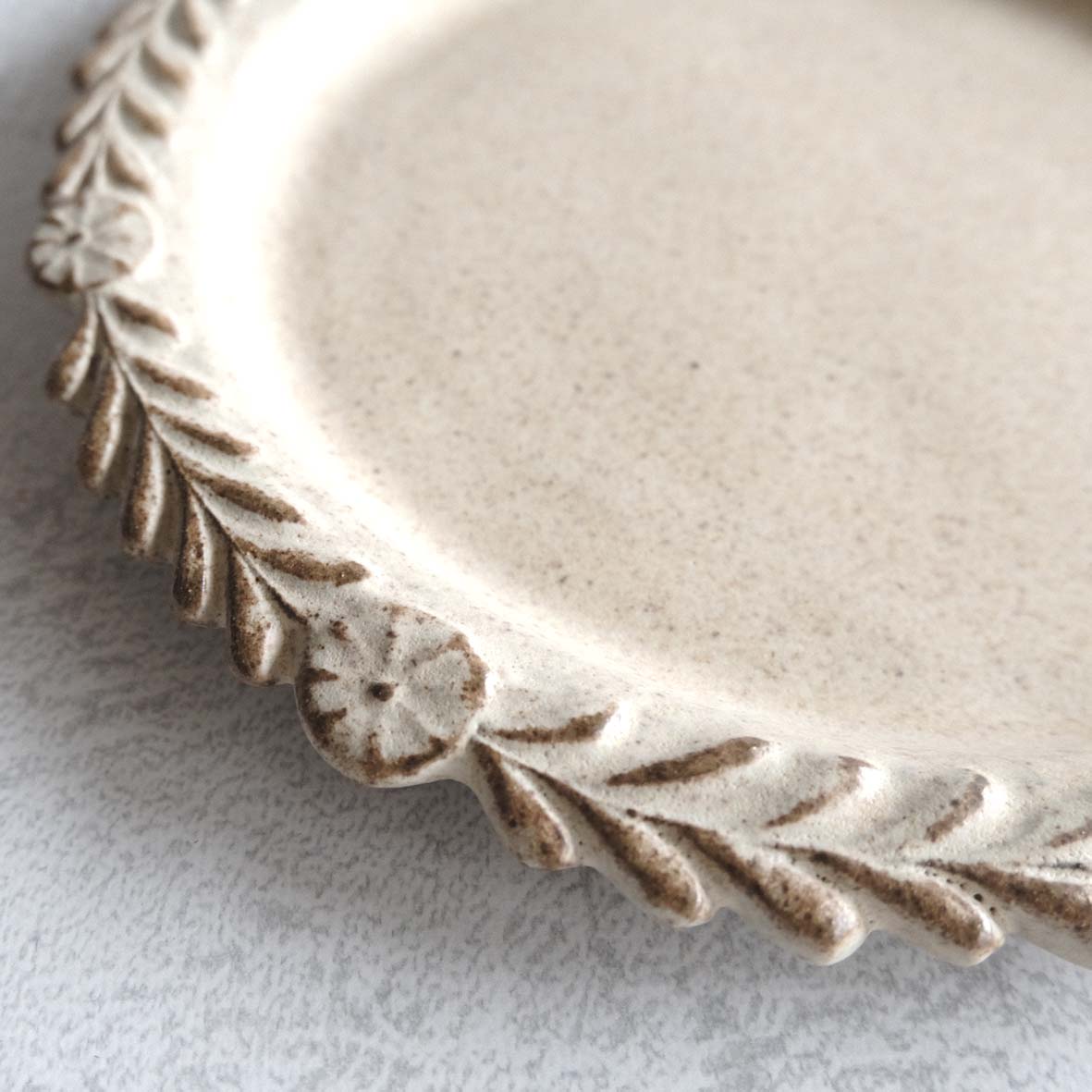 縁取り皿の画像