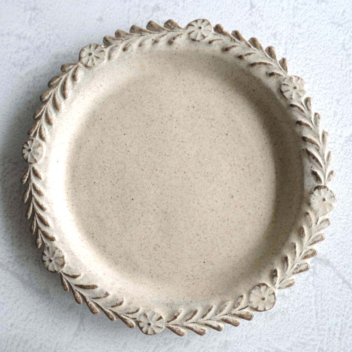 縁取り皿の画像