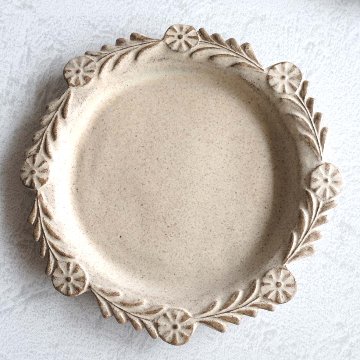 縁取り皿の画像