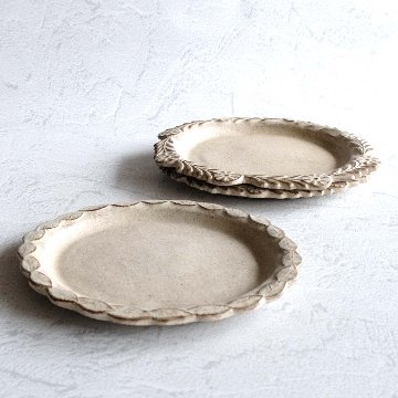 縁取り皿の画像