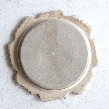 縁取り皿の画像