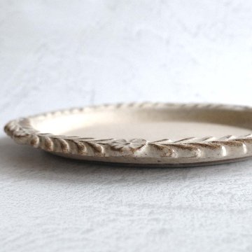 縁取り皿の画像