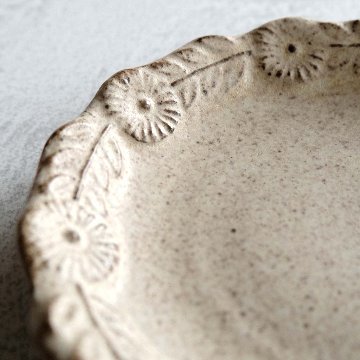 縁取り小皿の画像