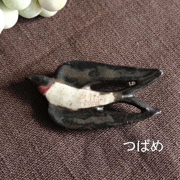 ブローチの画像