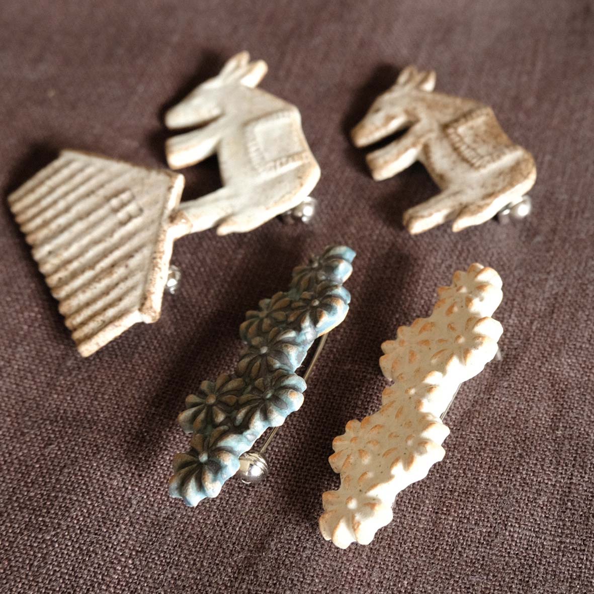 ブローチの画像