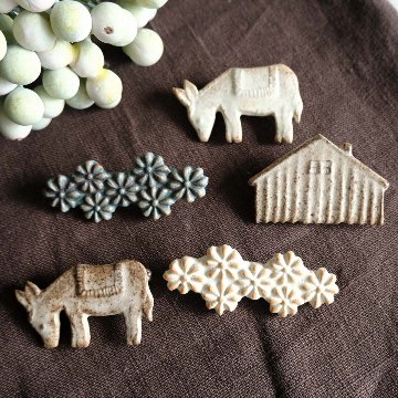 ブローチの画像