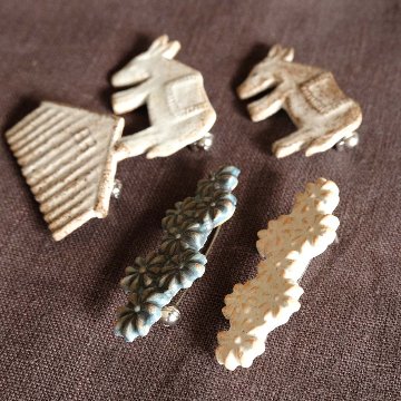 ブローチの画像