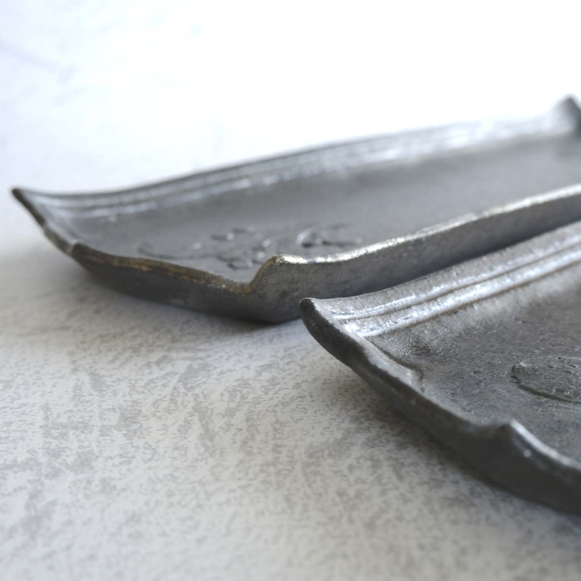 星花文長方皿の画像