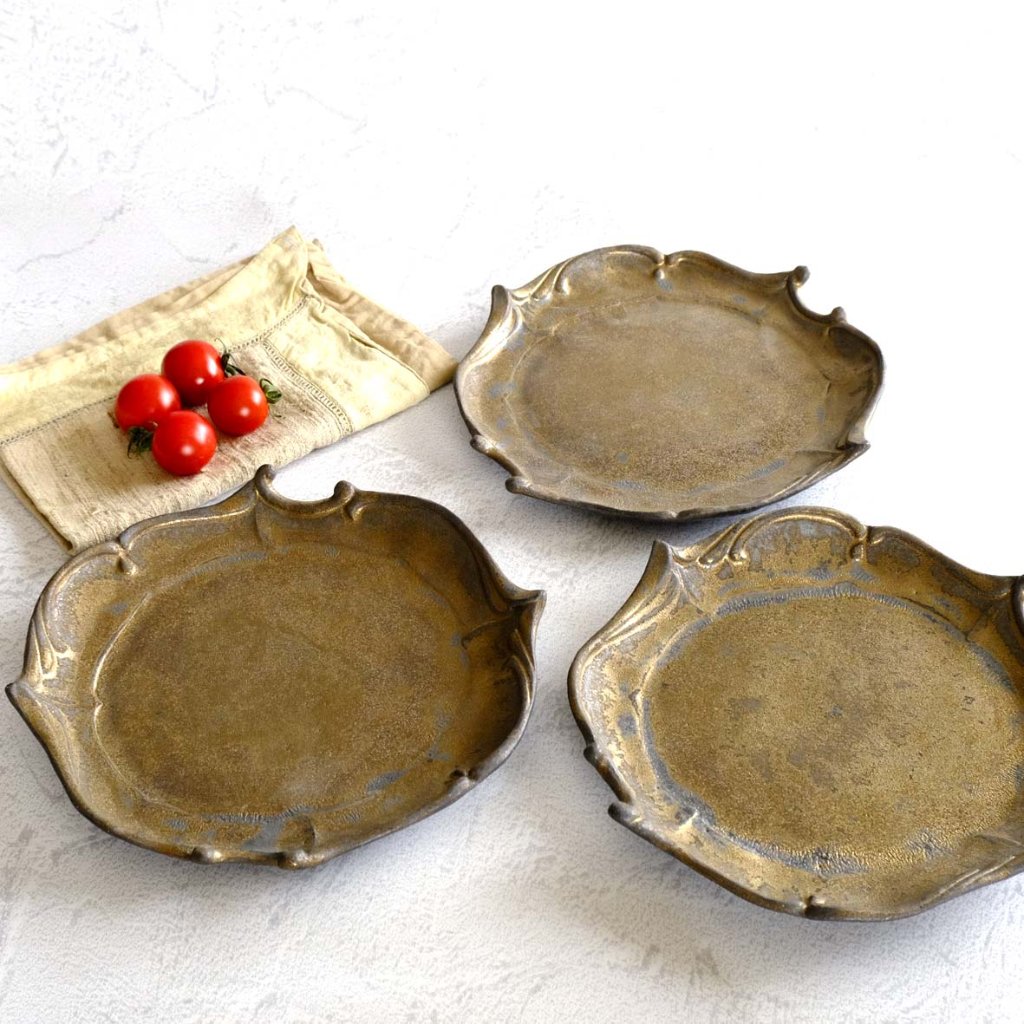 ロカイユ丸平皿の画像