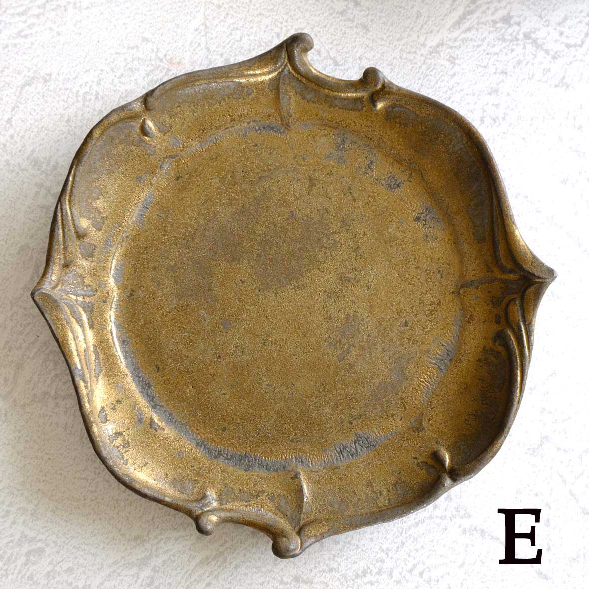 ロカイユ丸平皿の画像