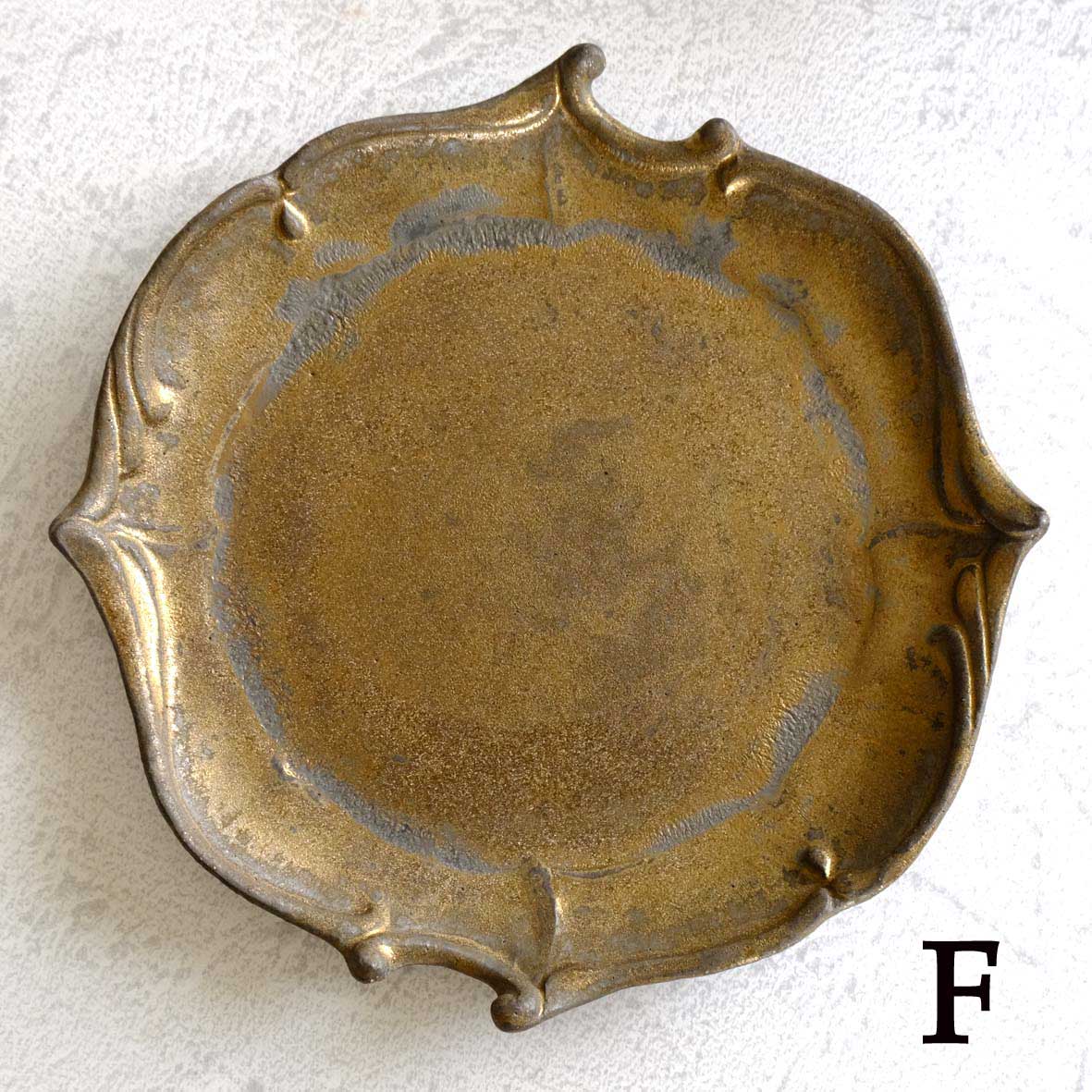 ロカイユ丸平皿の画像