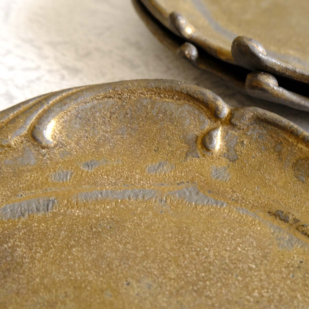 ロカイユ丸平皿の画像