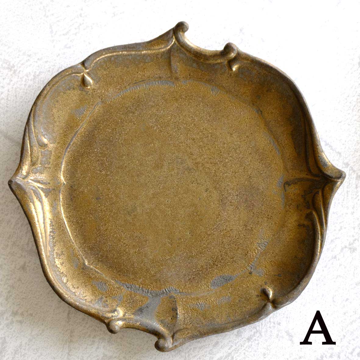 ロカイユ丸平皿の画像