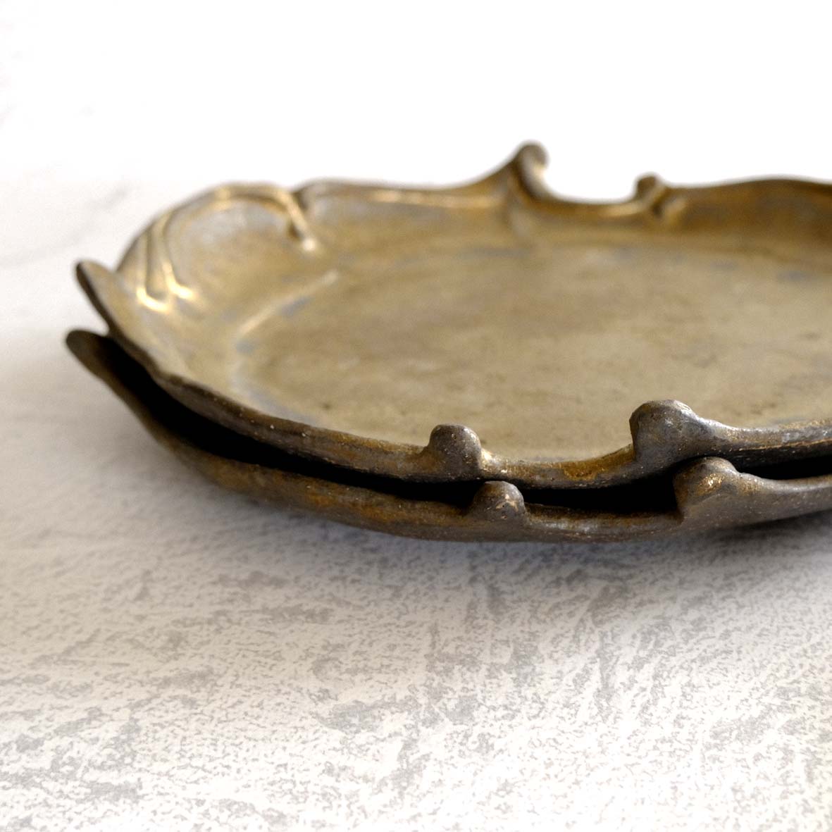 ロカイユ丸平皿の画像