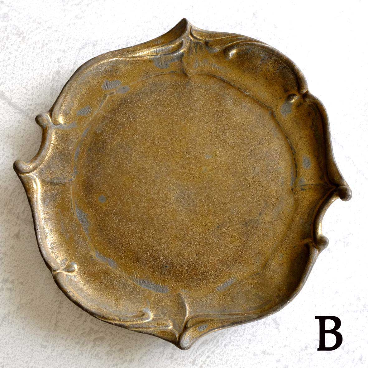 ロカイユ丸平皿の画像