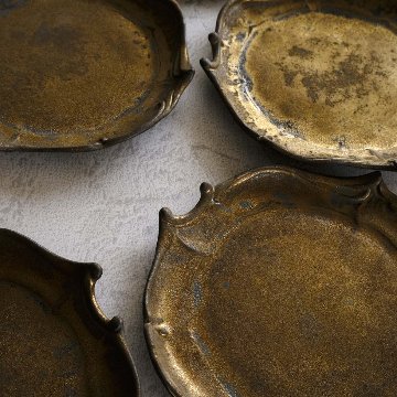 ロカイユ丸平皿の画像