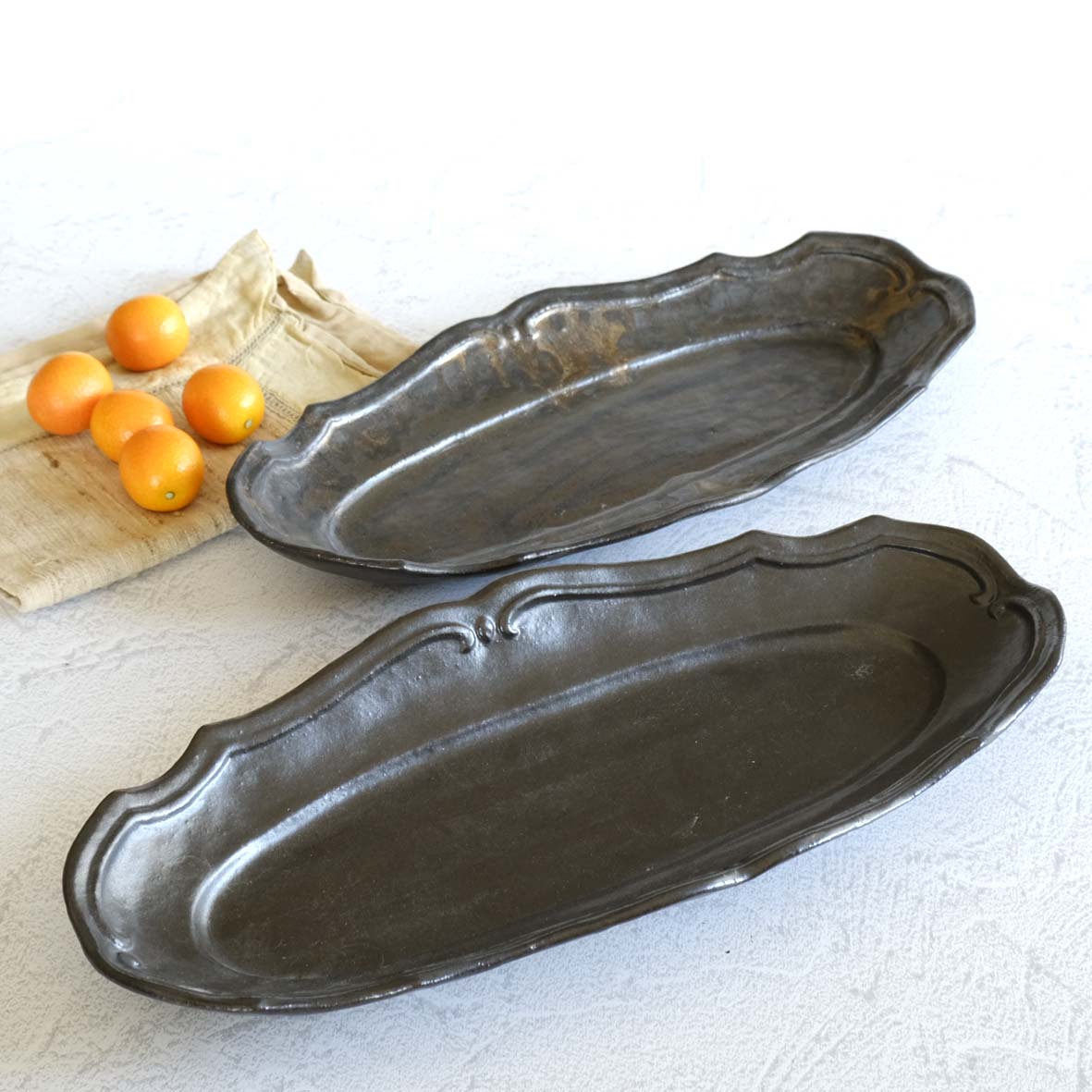 線文フリル楕円皿の画像