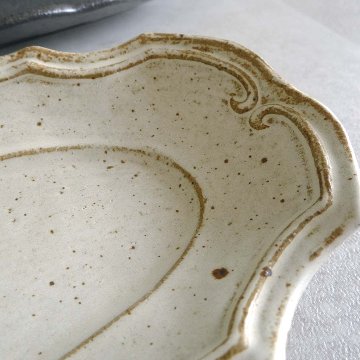 線文フリル楕円皿の画像