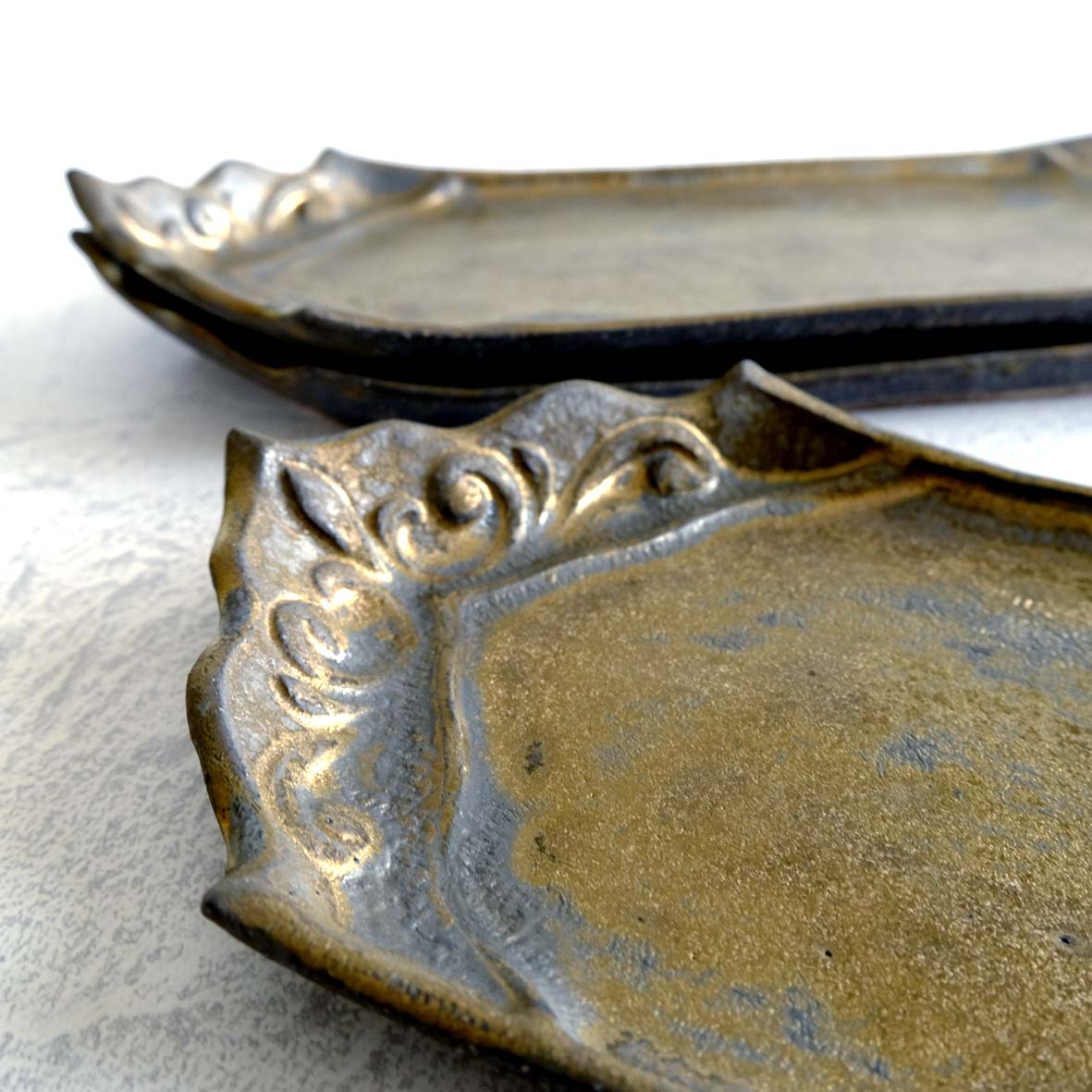 アラベスク長皿の画像